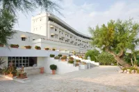 Hotel Del Levante Hotel dekat Consortium Rosa Marina