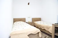 Hayi Tun Guest House - balcony