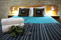 Kilcoy Gardens Motel - parking