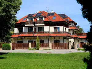 Hotel Ködmön