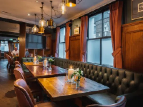 Albert Arms Hotels in Esher