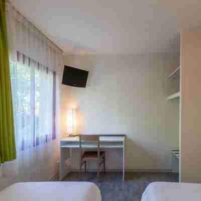 Aliotel Rooms