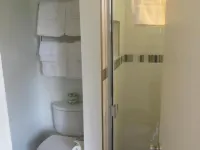 Waikiki Central Hotel - No Resort Fees Hotels in Honolulu