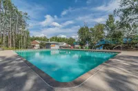 Jolly Roger Inn & Resort Hotels in Seguin