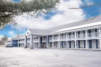 Hilltop Inn & Suites, Near Foxwoods Casino Hotel a North Stonington