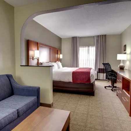 Comfort Suites University - Research Park Отели рядом с достопримечательностью «Торговый центр Tryon»
