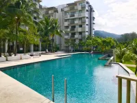 By the Beach - Luxury 2 Bedrooms Family Suite Hotels in Batu Ferringhi