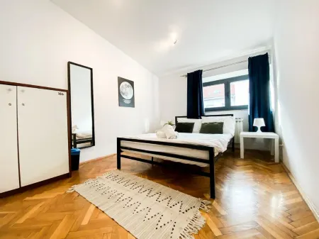 Whole Wide World Hostel Отели рядом с достопримечательностью «Хорватский музей наивного искусства»