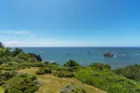 Turtle Rocks Oceanfront Inn