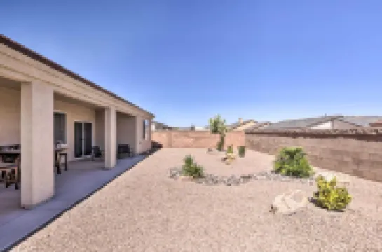 สถานที่พักสงบใน Kingman พร้อมสนามหญ้า - ใกล้แหล่งเดินป่า