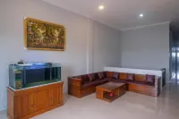 RedDoorz Near Dr Oen Solo Baru Hospital Hotels in Baki