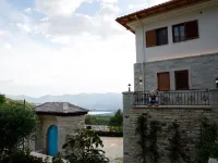 ブジティナソフィー ジロカストラのホテル