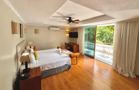 Crown Beach Hotel Seychelles