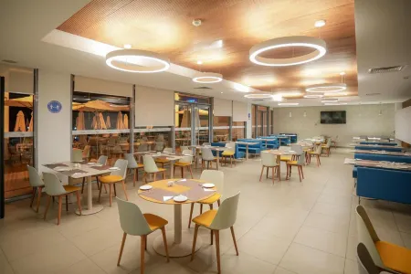 Zephyr Agadir Отели рядом с достопримечательностью «Agadir Medina»