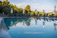La Luna Hotel - Pools