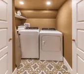 North House - Elegant 1 Bedroom Suite