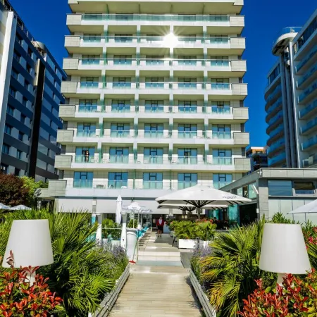Hotel Opera Mamaia