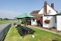 The Potters Arms Hotels in Chiltern District
