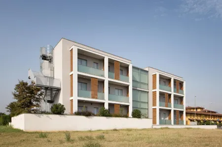 Hotel Al Veliero Отели в г. Делло