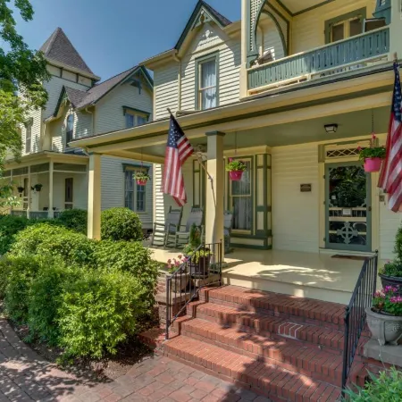 Carrier Houses Bed & Breakfast
