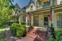 Carrier Houses Bed & Breakfast Hotels near Next Door Used Books