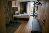 Loom Hotel & Skybar Hoteles en Uhingen