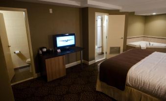 Aashram Hotel by Niagara River