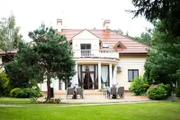 Dwór Konstancin Hotels in Gora Kalwaria