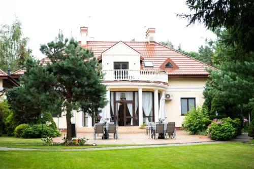 Dwór Konstancin Hotels in Otwock