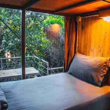 Warehouse Hostel Koh Tao Rooms