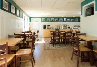 Breezeway Resort Hotels in Вестерлі
