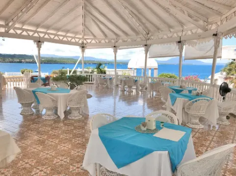 Piergiorgio Palace Hotel Отели рядом с достопримечательностью «Плайя Алисия»