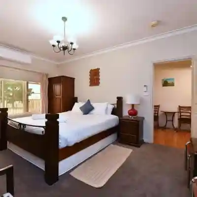 King 2 - Close Proximity to Bimbadgen and Hope Estate Concerts Rooms