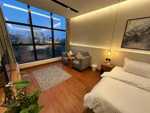 Private residences with hotel design and self-access