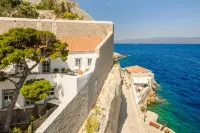 Hydrea Exclusive Hospitality Hotels near Hydra