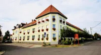 Hotel Korona Wellness, Rendezvény és Borszálloda Hotel di 