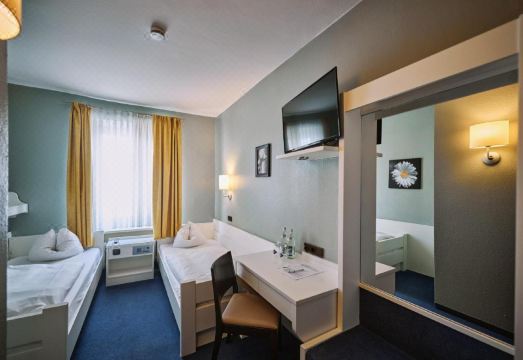 4. 호텔 가르니 헤..