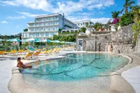 Hermitage Resort & Thermal Spa - Pemandangan Pantai