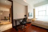 Luxury & Bright 2Br Chianti Tower Mall Access