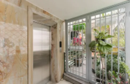 Tamundi Homestay Train Street View- Dong Xuan Market Hotels near Long Bien Railway Station