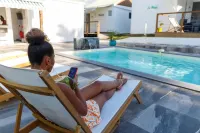 Domaine de Sainval - Pools
