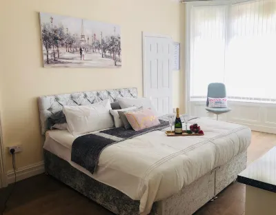 The Winter Garden Suites Hotels near برج بلاكبول