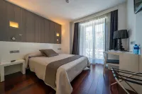 Hotel Apolonia Soria - Parvekkeita
