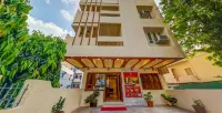Hotel Thakur Galaxy, Sadar Market