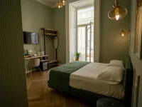 Boutique Luxury Suite Hotels near Napulitanata