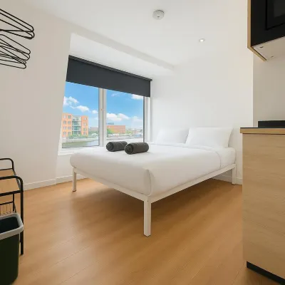 StarNest Shepherd's Bush Hotels near BBC Television Center