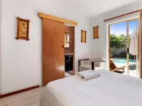 Sunset Residence Hotels near Paddocks shopping Centre