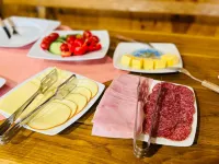 Balatoni Krokodil Vendégház - Breakfast