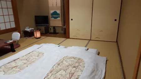 月本屋旅館
