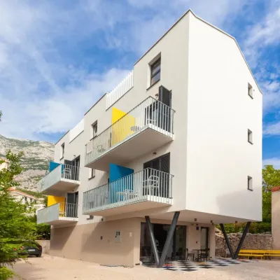 Subtub Hostel Makarska Hotels near Makarska Beach